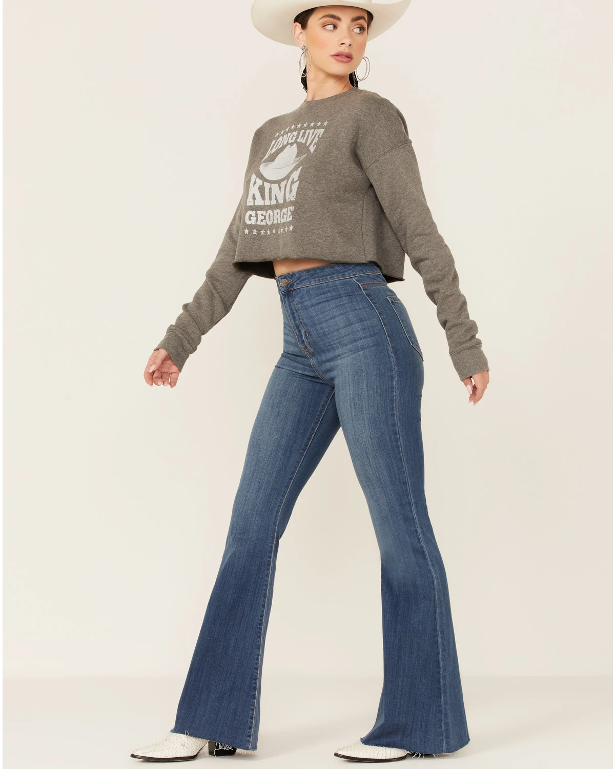 Ruby's Rubbish Women's Heather Gray Long Live King George Graphic Sweatshirt 4 Ruby's Rubbish Women's Heather Gray Long Live King George Graphic Sweatshirt - Image 4