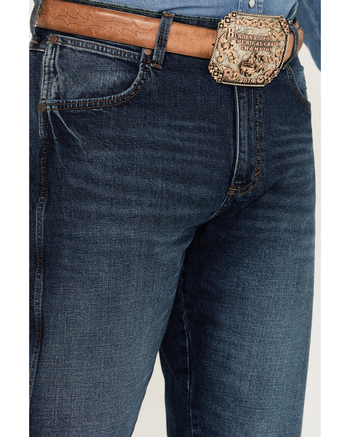 Wrangler Retro Men's Medium Wash Slim Straight Stretch Jeans 2 Wrangler Retro Men's Medium Wash Slim Straight Stretch Jeans - Image 2